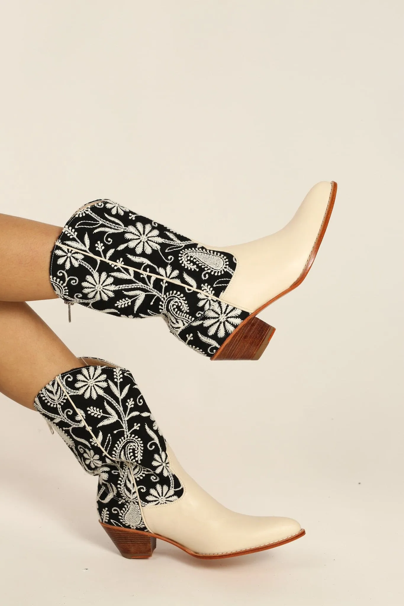 EMBROIDERED WESTERN BOOTS NICOLE