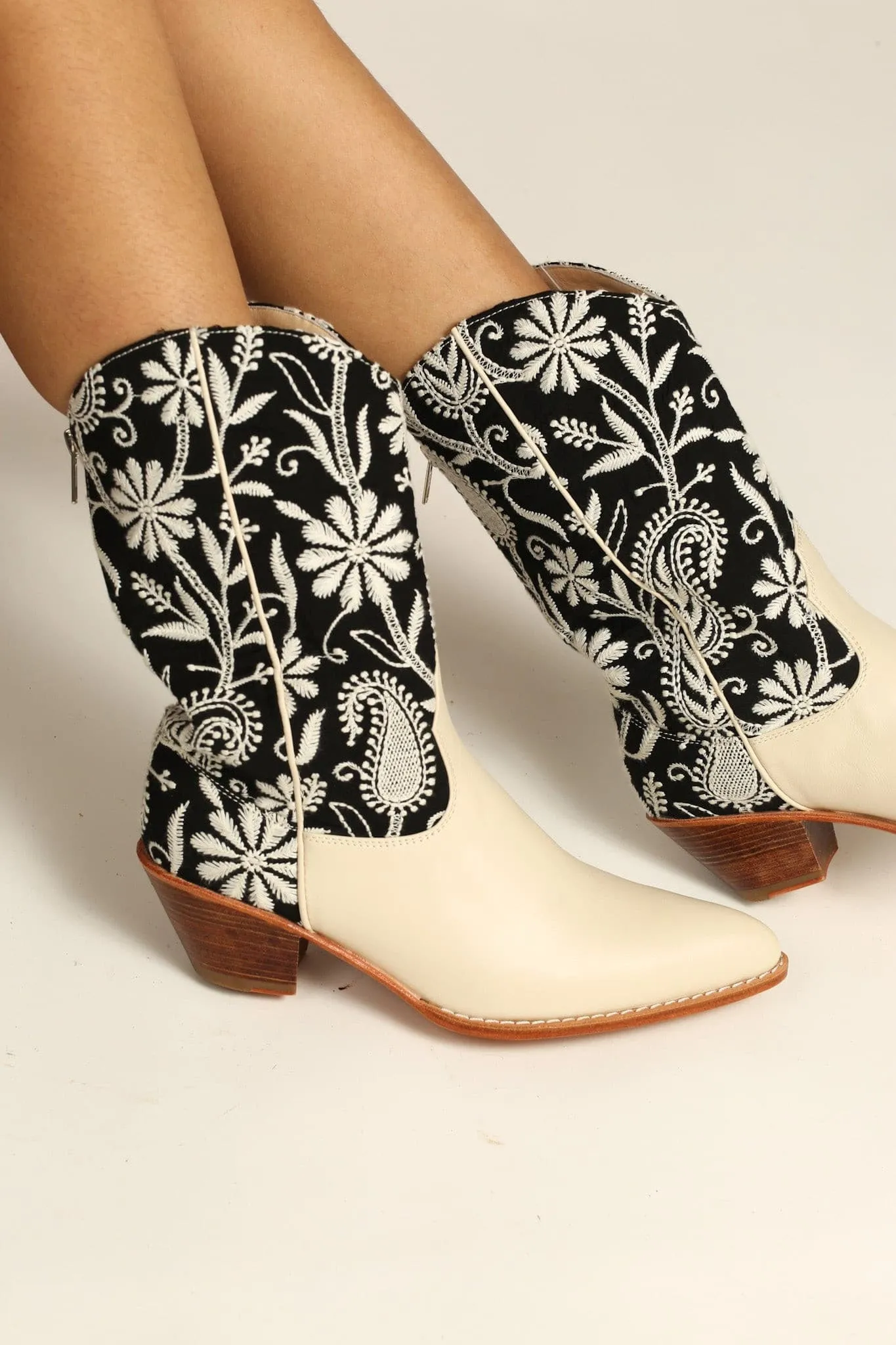 EMBROIDERED WESTERN BOOTS NICOLE