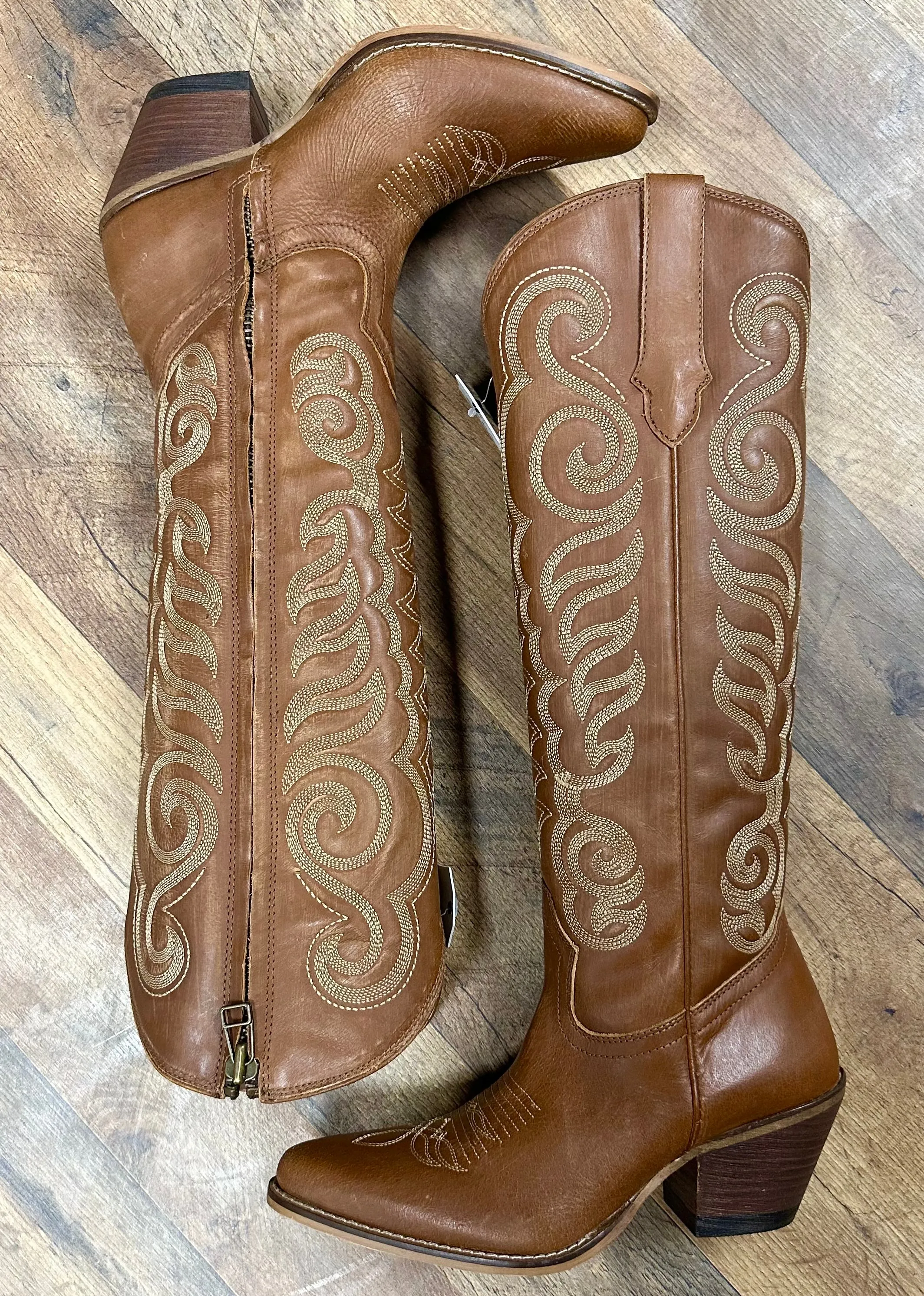Nalejandra Cowgirl Boots