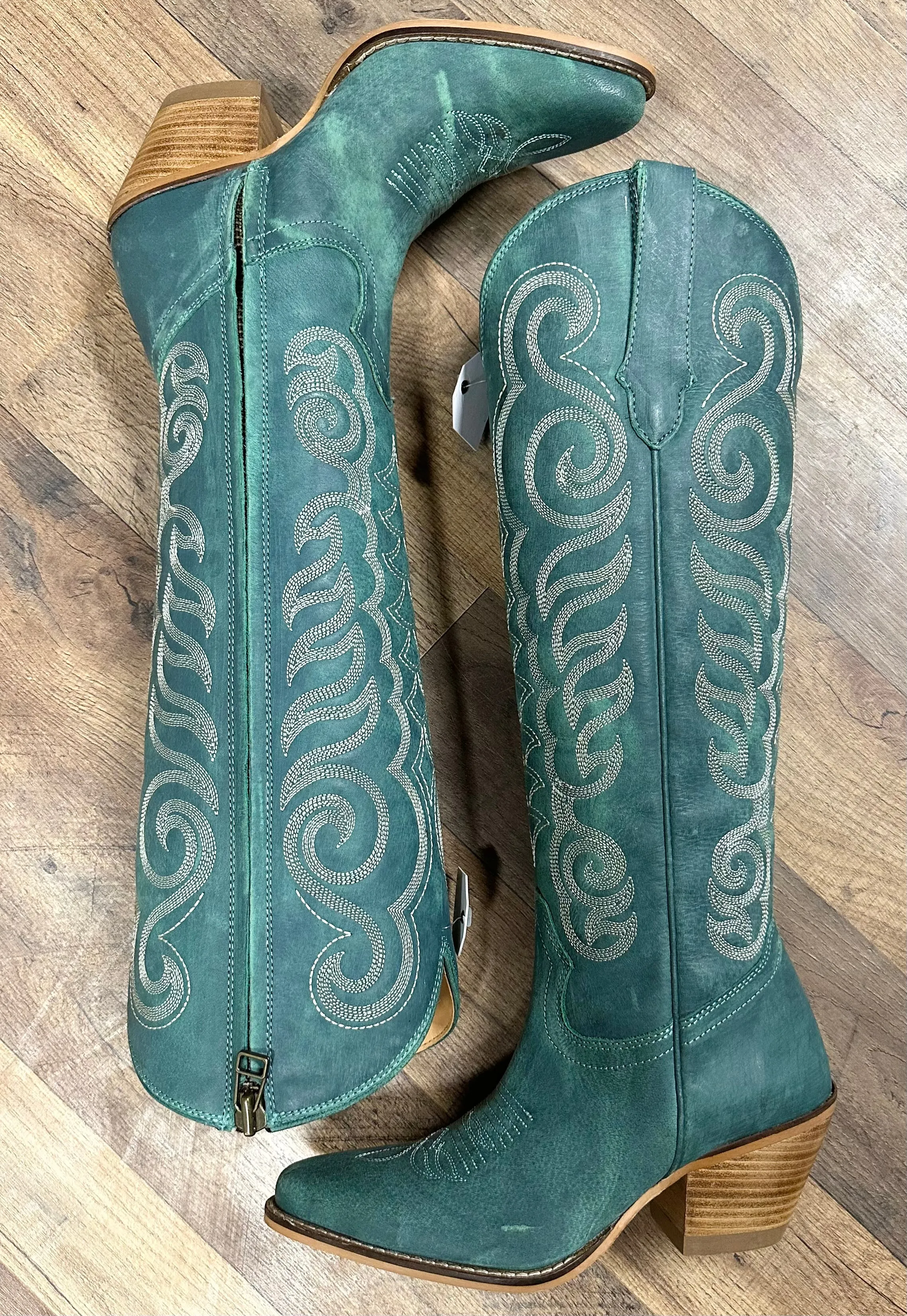 Nalejandra Cowgirl Boots